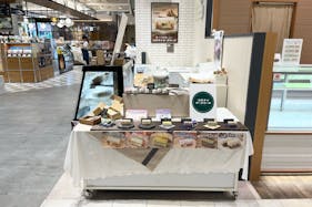 【吉祥寺マルイ】1階 カレンダリウムF01【食物販】エスカレーター横、冷蔵斜面ケース・平台什器使用可