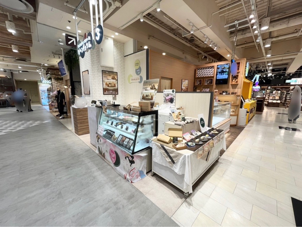 【吉祥寺マルイ】1階 カレンダリウムF01【食物販】エスカレーター横、冷蔵斜面ケース・平台什器使用可