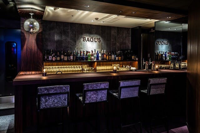 【新宿駅5分】雑誌・モデルの撮影やロケに活用できるムーディーな照明が特徴的な撮影用スペース