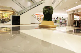 【イオンモール岡山】1F西エスカレーター前