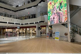 【イオンモール川口】1F センターコート