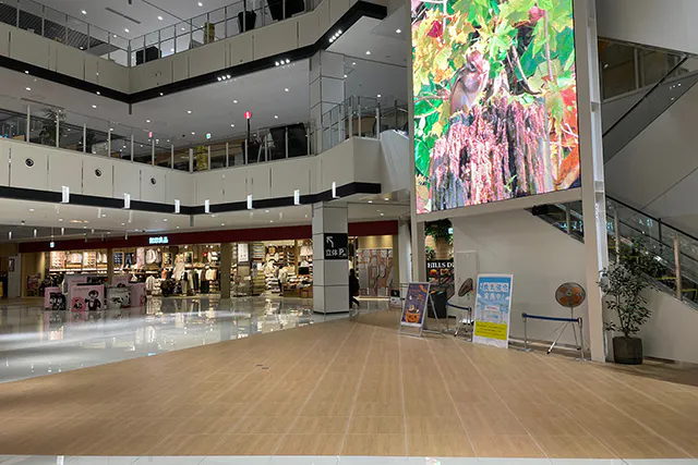 【イオンモール川口】1F センターコート