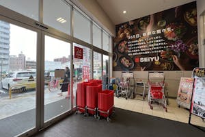 【西友 草加店】1F風除室① プロモーション用途や物販、食物販のポップアップストアに最適なスーパー店内催事イベントスペース