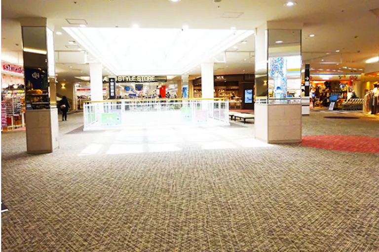 【イオンモール成田】ホビーゾーン前(ブリッジスペースD)の画像1