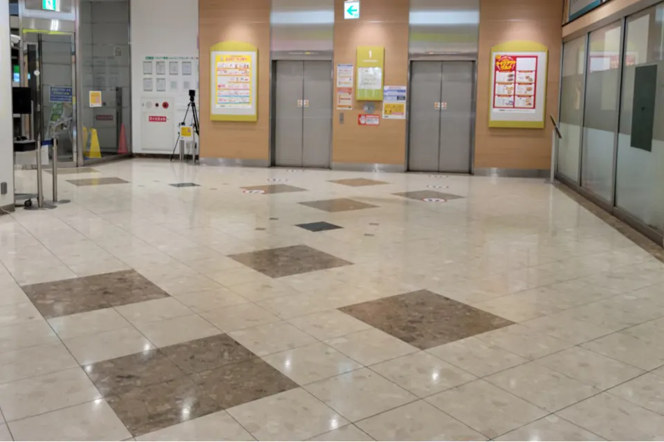 【ベルファ都島】フードコートエレベーター前