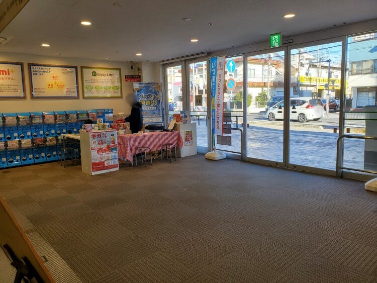 【チラシNG】【マミープラス下戸田】プロモーションに利用可能な1階ガチャガチャ横スペース