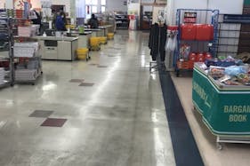 【西友 上田東店】入口横テナント区画 プロモーション用途や物販、食物販のポップアップストアに最適なスーパー店内催事イベントスペース