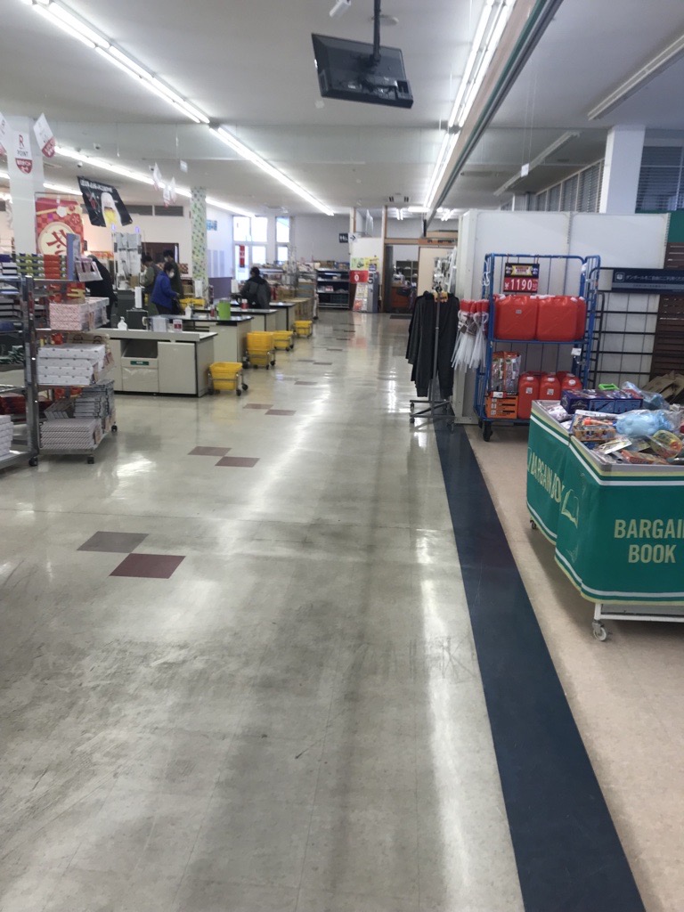 【西友　上田東店】入口横テナント区画　プロモーション用途や物販、食物販のポップアップストアに最適なスーパー店内催事イベントスペース