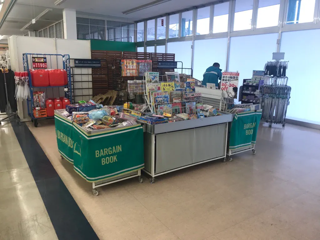 【西友 上田東店】入口横テナント区画 プロモーション用途や物販、食物販のポップアップストアに最適なスーパー店内催事イベントスペース
