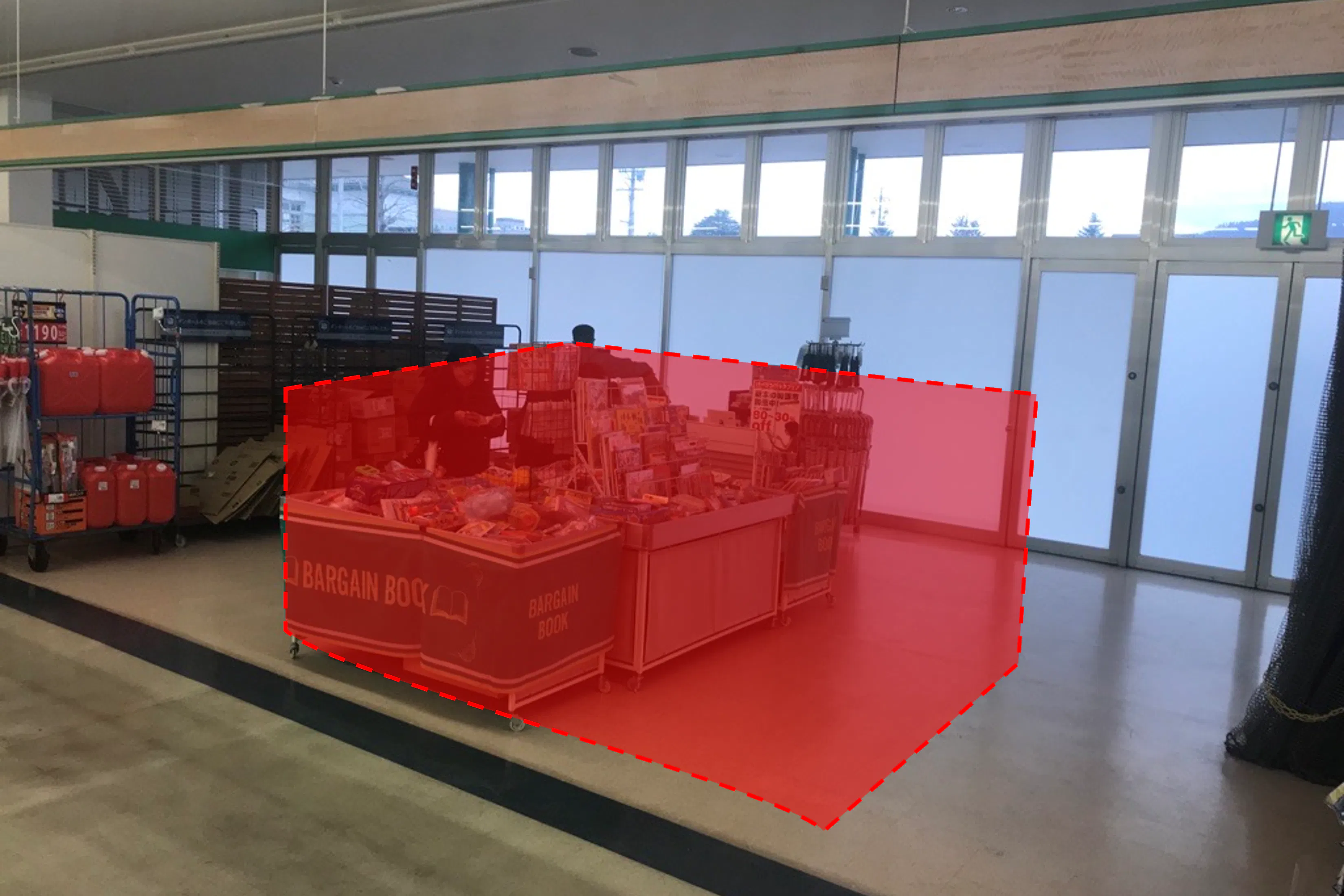 【西友 上田東店】入口横テナント区画 プロモーション用途や物販、食物販のポップアップストアに最適なスーパー店内催事イベントスペース