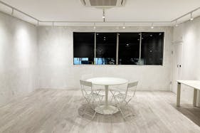 【芝公園駅2分】展示会やポップアップストアに最適な白壁・駅徒歩2分の好アクセスのスペース