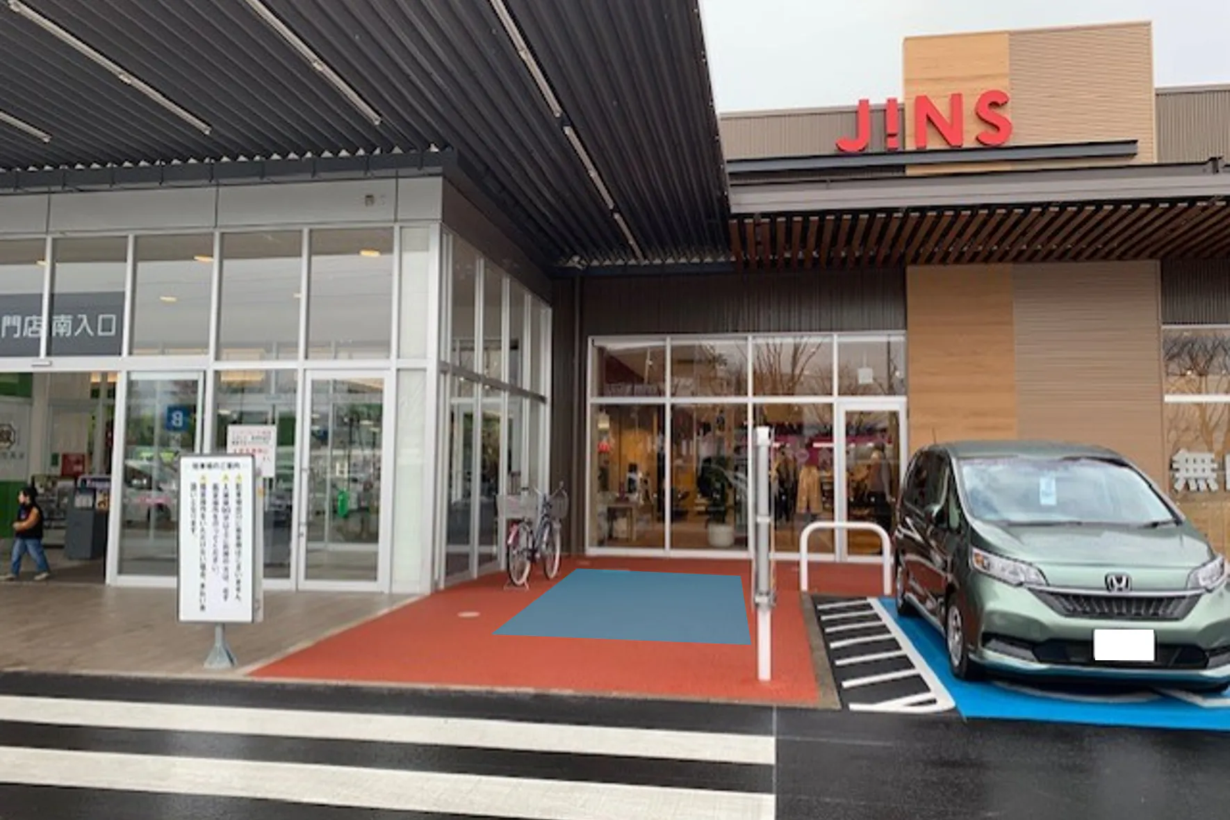 【イオンタウン東習志野】キッチンカー出店に最適な出入口横の屋外イベントスペース