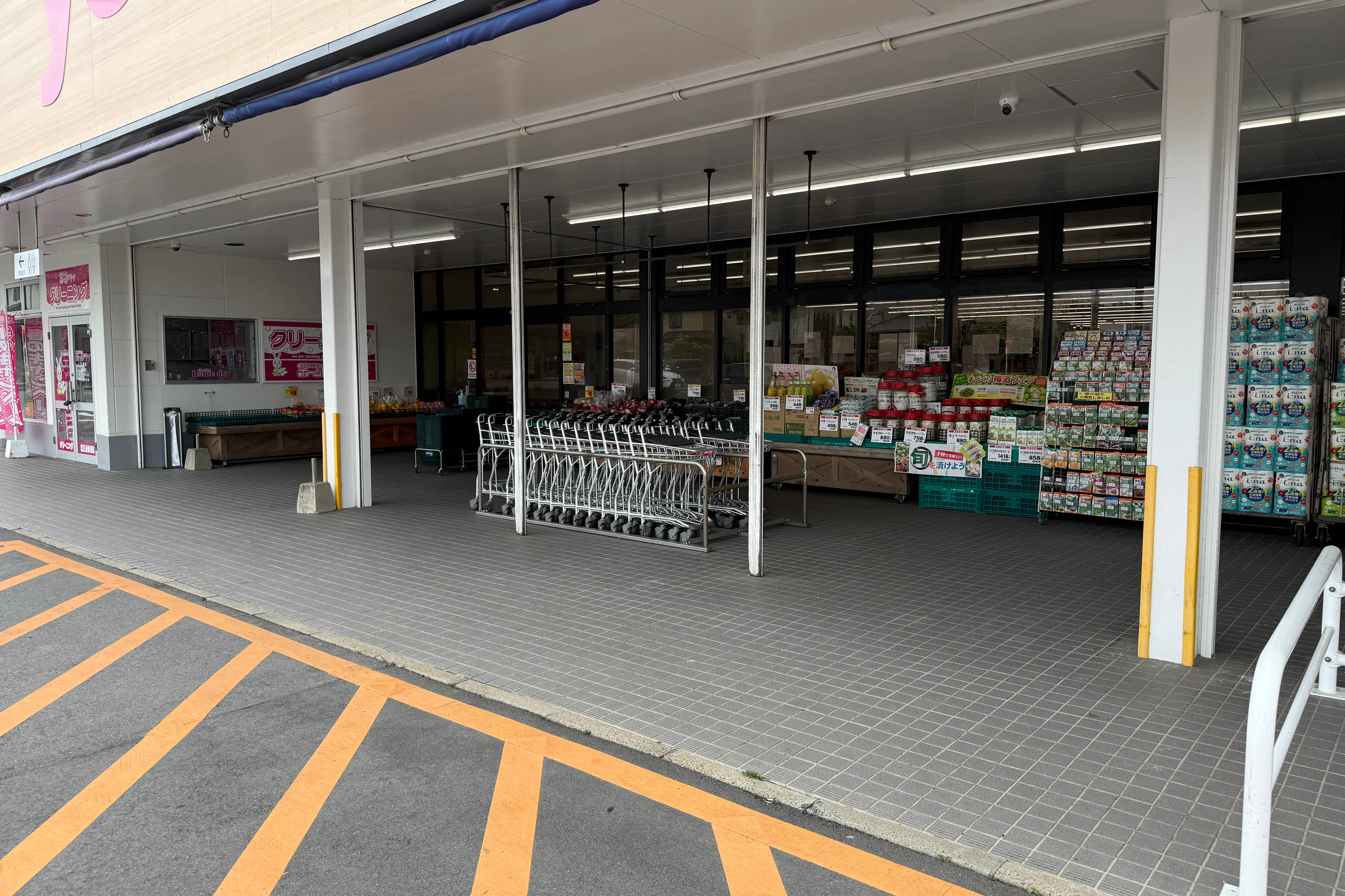 【ゆめマート 上津】屋外軒先 キッチンカーや物販におすすめな催事イベントスペース