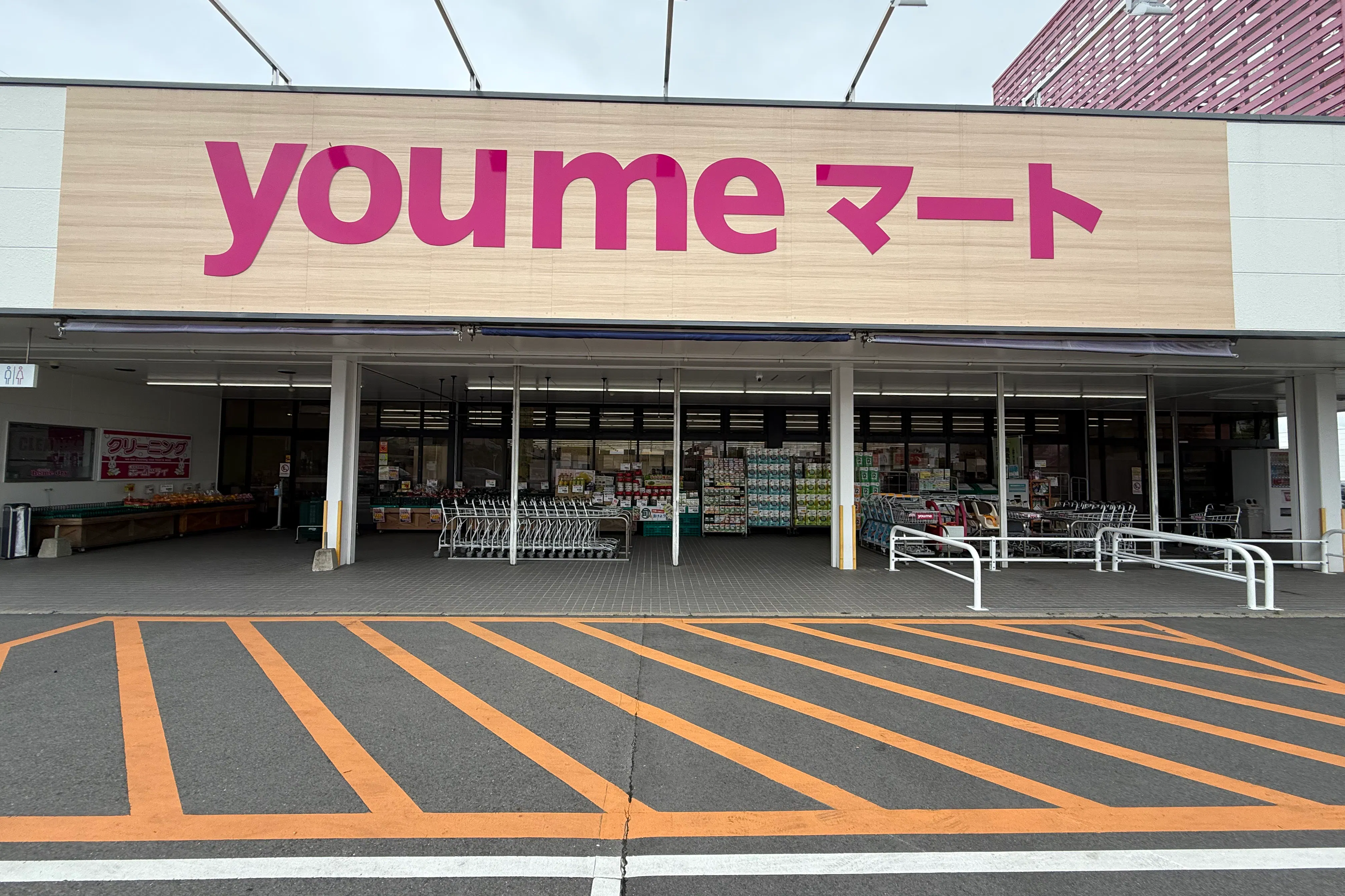 【ゆめマート 上津】屋外軒先 キッチンカーや物販におすすめな催事イベントスペース