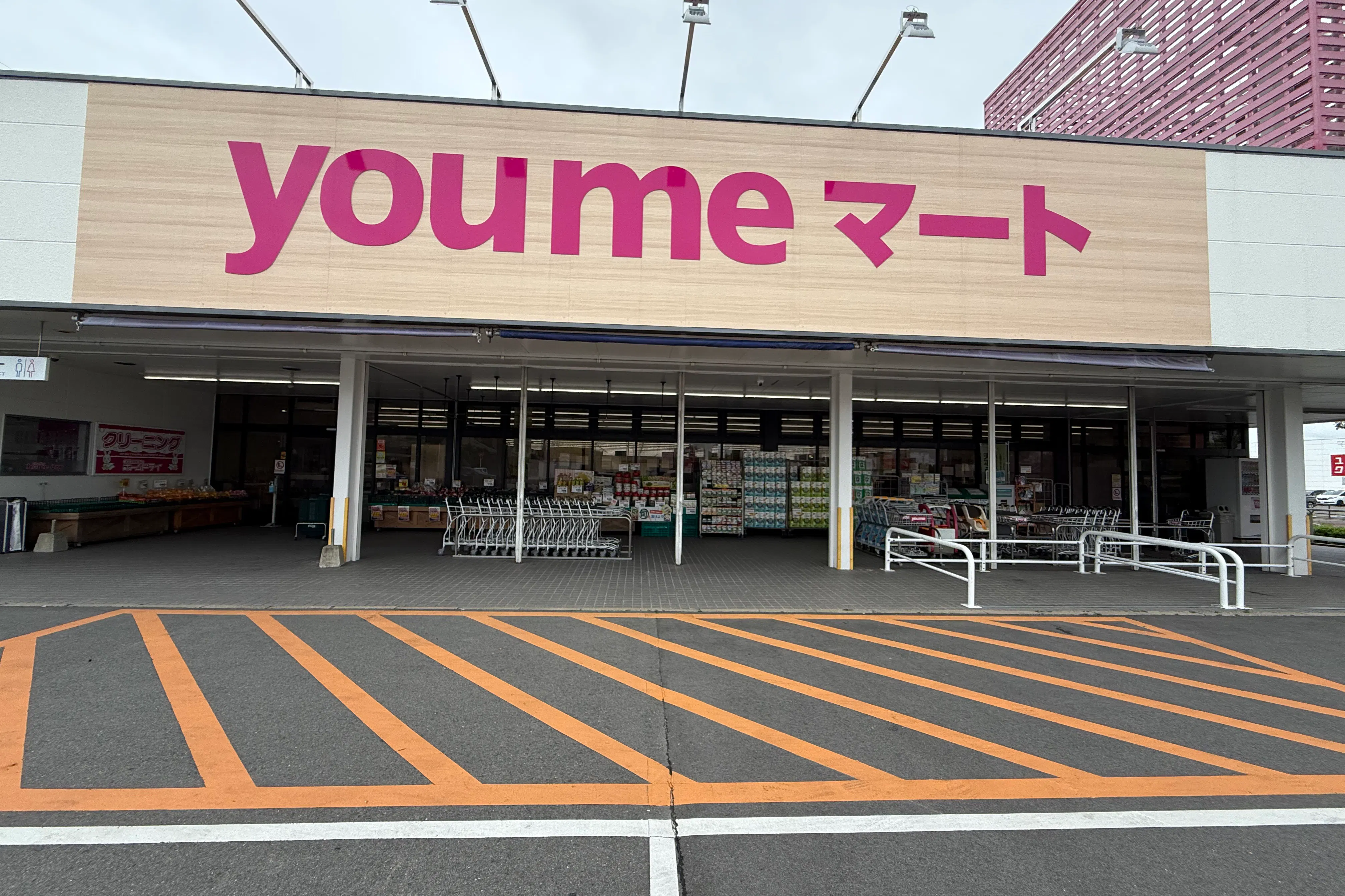 【ゆめマート 上津】屋外軒先 キッチンカーや物販におすすめな催事イベントスペース