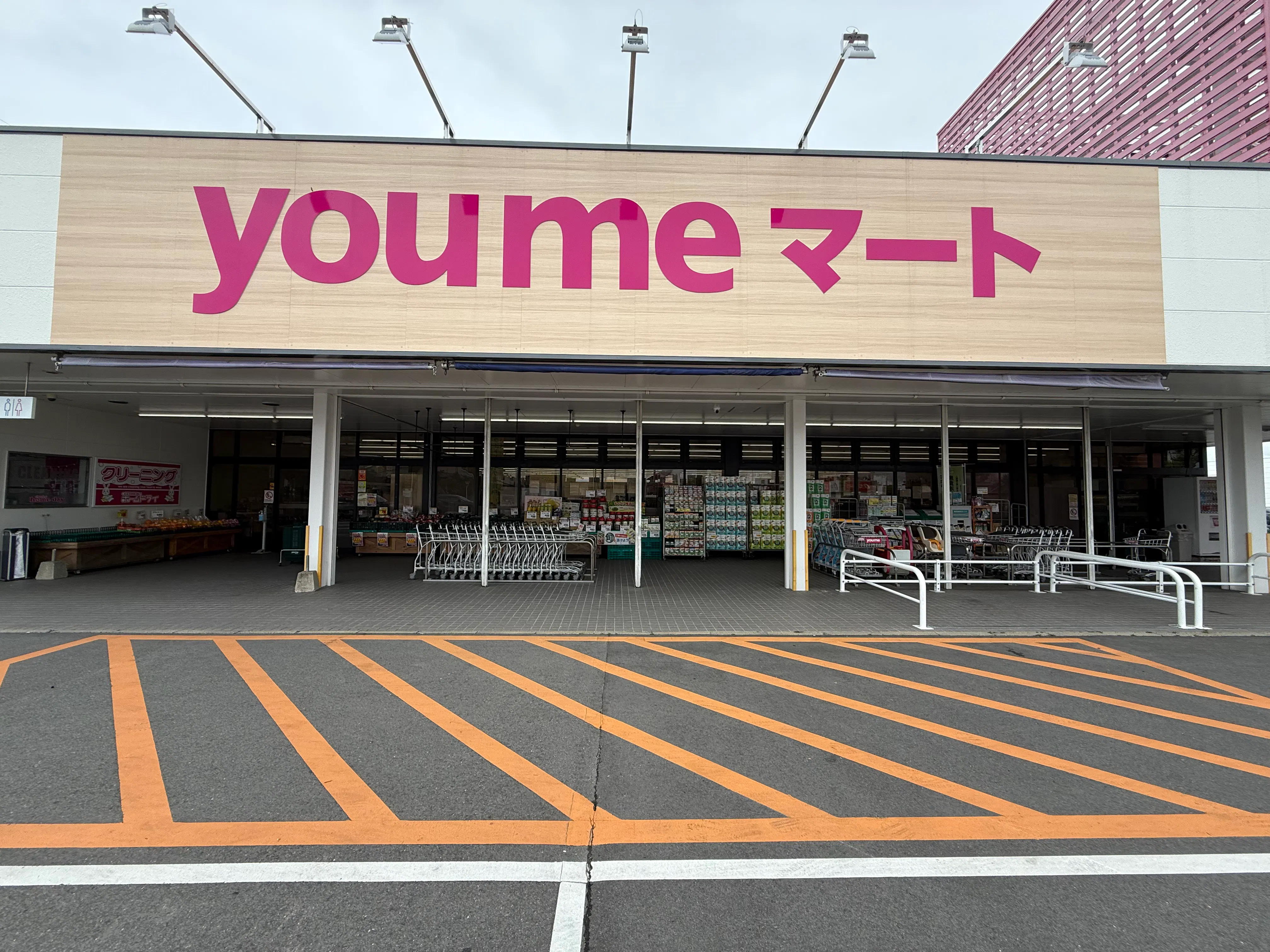 【ゆめマート 上津】屋外軒先 キッチンカーや物販におすすめな催事イベントスペース