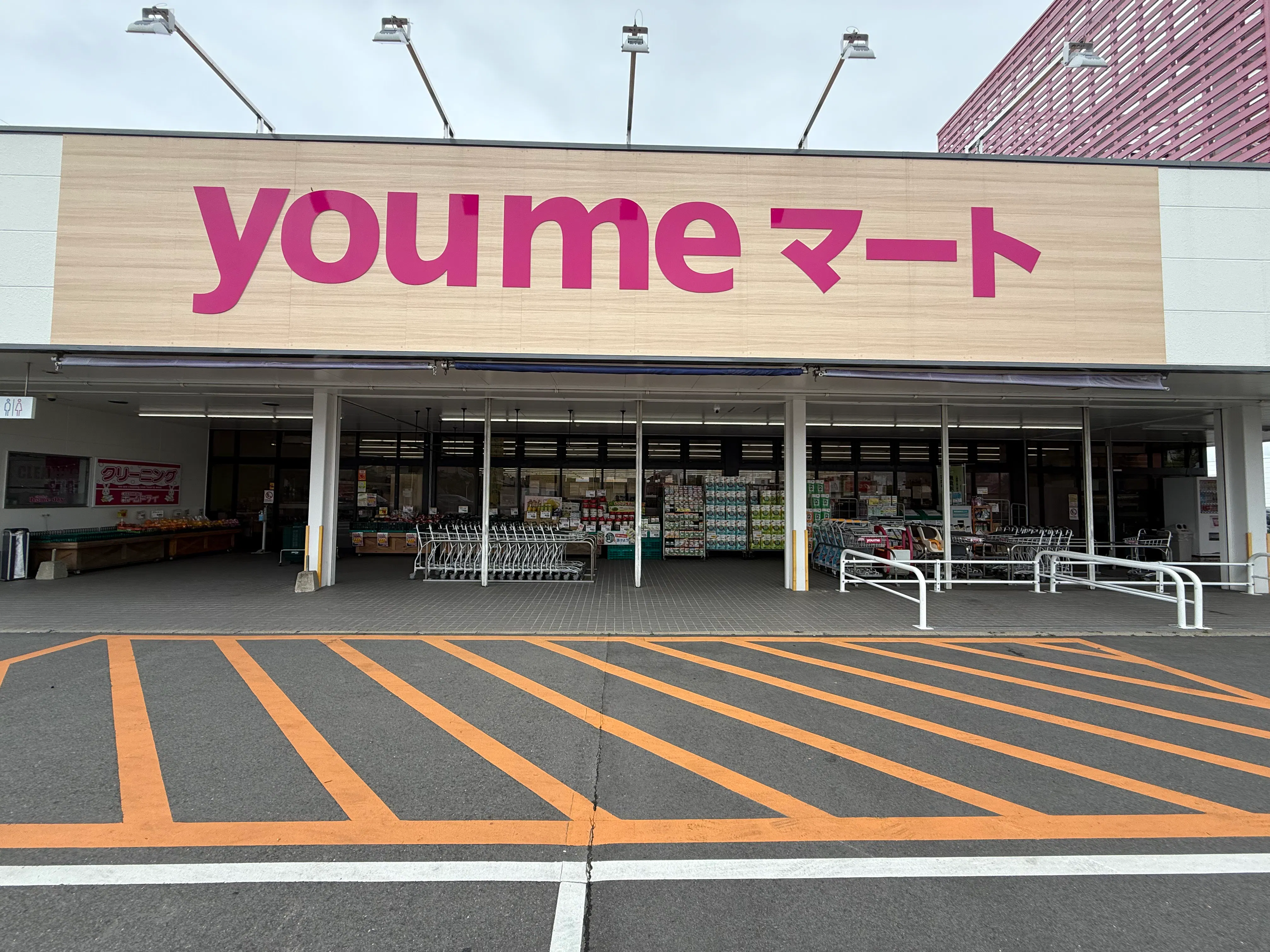 【ゆめマート 上津】屋外軒先 キッチンカーや物販におすすめな催事イベントスペース
