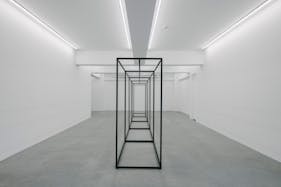 【明治神宮前〈原宿〉駅6分】展示会やポップアップストアに最適な什器無料貸出の路面スペース/フォトスタジオやアート展示も利用可能