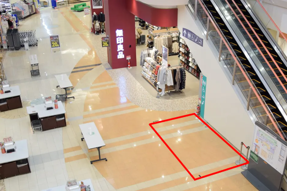 【ユニモちはら台】プロモーションやポップアップストアに最適な地域密着型ショッピングセンター内1階にある人通りが非常に多いヤオコー前のイベントスペース