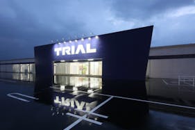 【スーパーセンタートライアル雲南店】平日歓迎 食物販の出店が可能な屋外スペース(キッチンカー・テント)