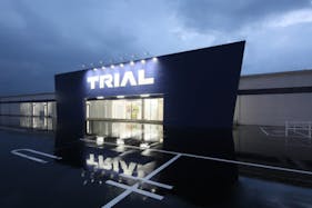 【スーパーセンタートライアル雲南店】平日歓迎 食物販の出店が可能な屋外スペース(キッチンカー・テント)