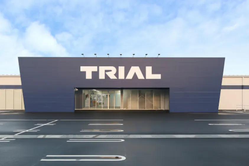 【スーパーセンタートライアル雲南店】平日歓迎 食物販の出店が可能な屋外スペース(キッチンカー・テント)