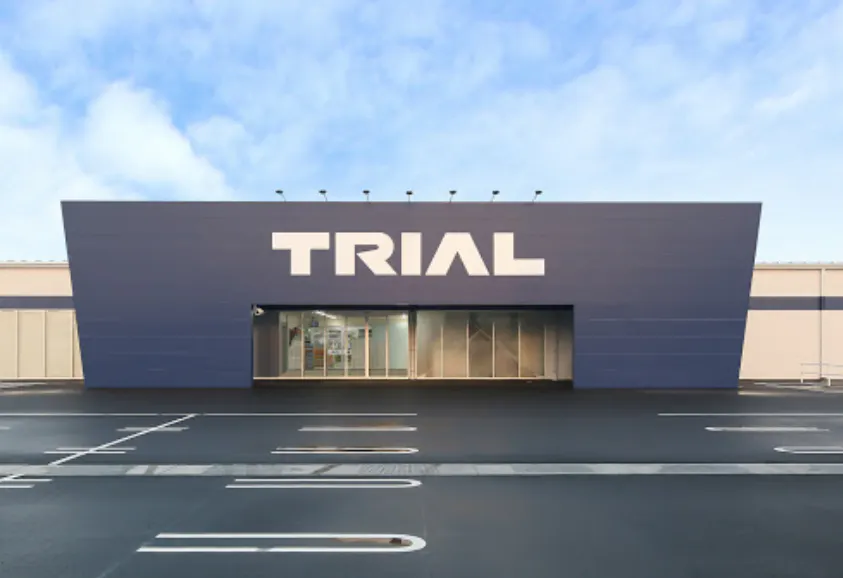 【スーパーセンタートライアル雲南店】平日歓迎 食物販の出店が可能な屋外スペース(キッチンカー・テント)