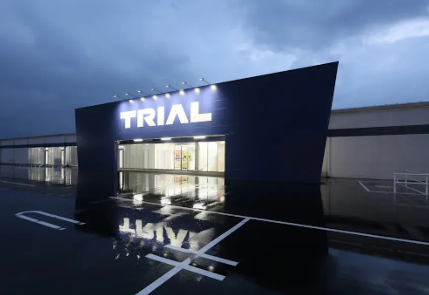 【スーパーセンタートライアル雲南店】平日歓迎 食物販の出店が可能な屋外スペース(キッチンカー・テント)