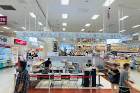 【イオン仙台幸町店】物販や食物販、各種プロモーションイベントに最適な施設1階エスカレーター前にある視認性の良いイベントスペース