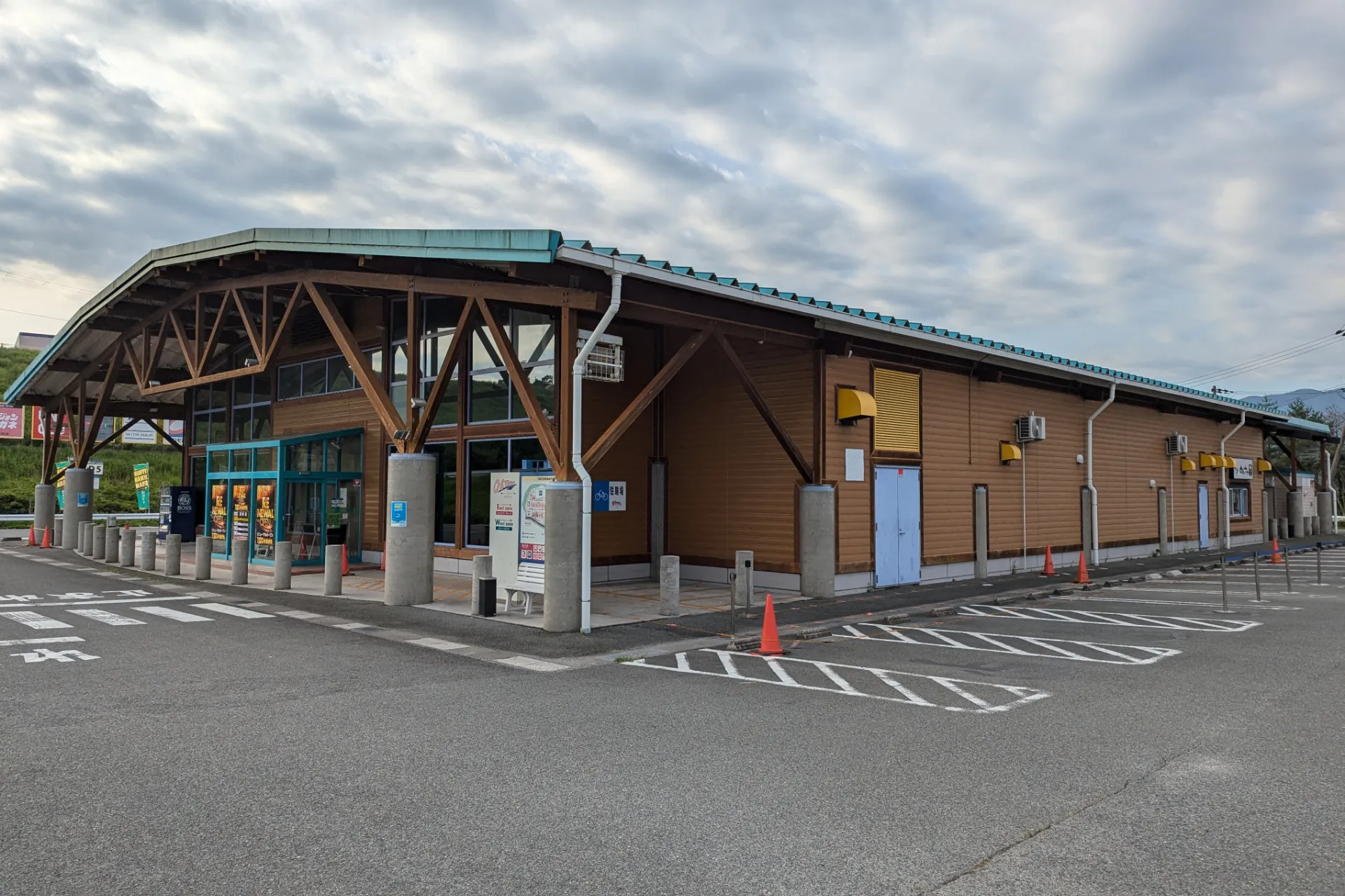 【ダイナム和歌山橋本店】物販や喫煙具等のプロモーションイベントでの出店に最適なアミューズメント施設のイベントスペース