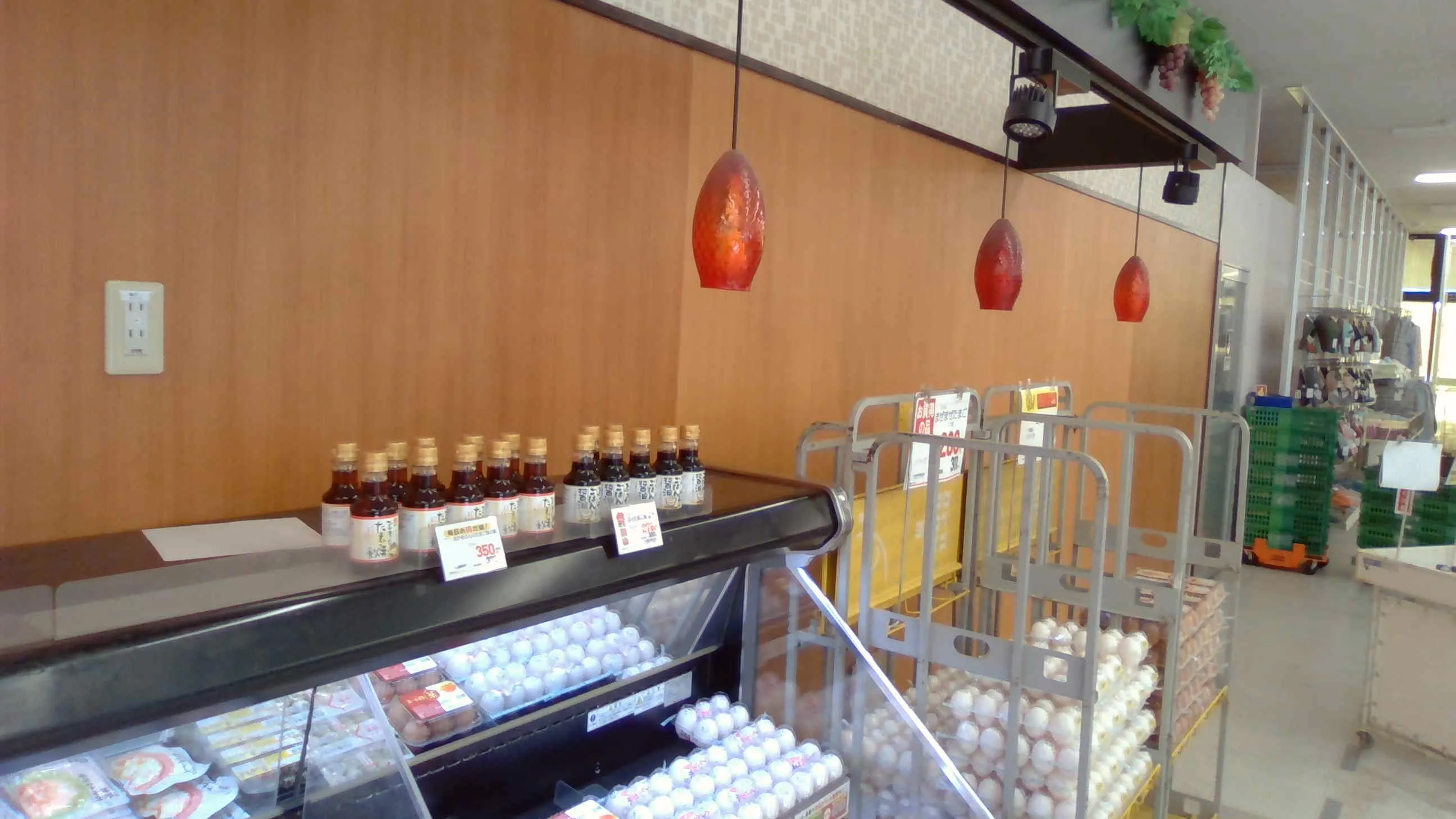 【天満屋ハピーズ鏡野店】衣料品コーナー前 各種プロモーション、会員獲得イベントに最適な屋内催事イベントスペース