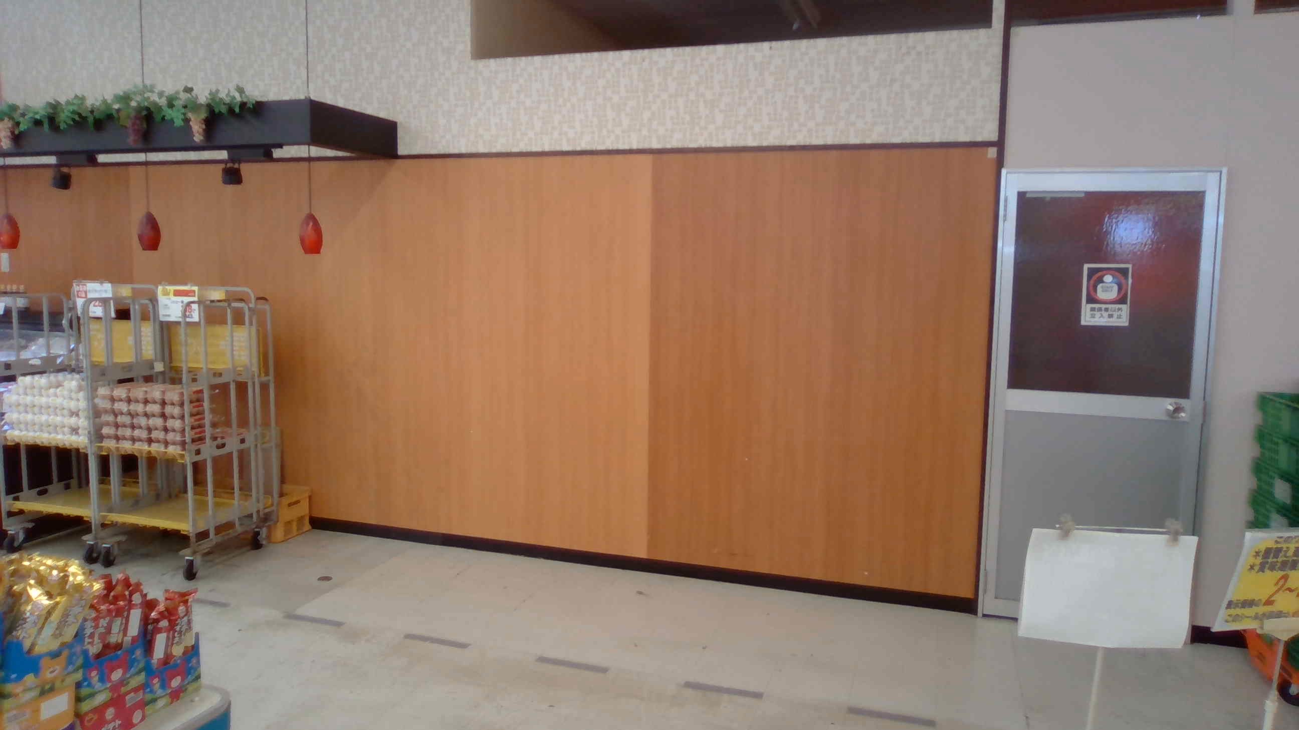 【天満屋ハピーズ鏡野店】衣料品コーナー前 各種プロモーション、会員獲得イベントに最適な屋内催事イベントスペース