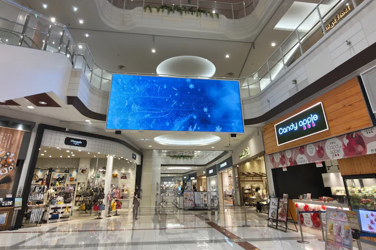 【イオンモール新潟亀田インター*】モール内広告 館内大型デジタルサイネージ(横型2ヵ所)の画像2