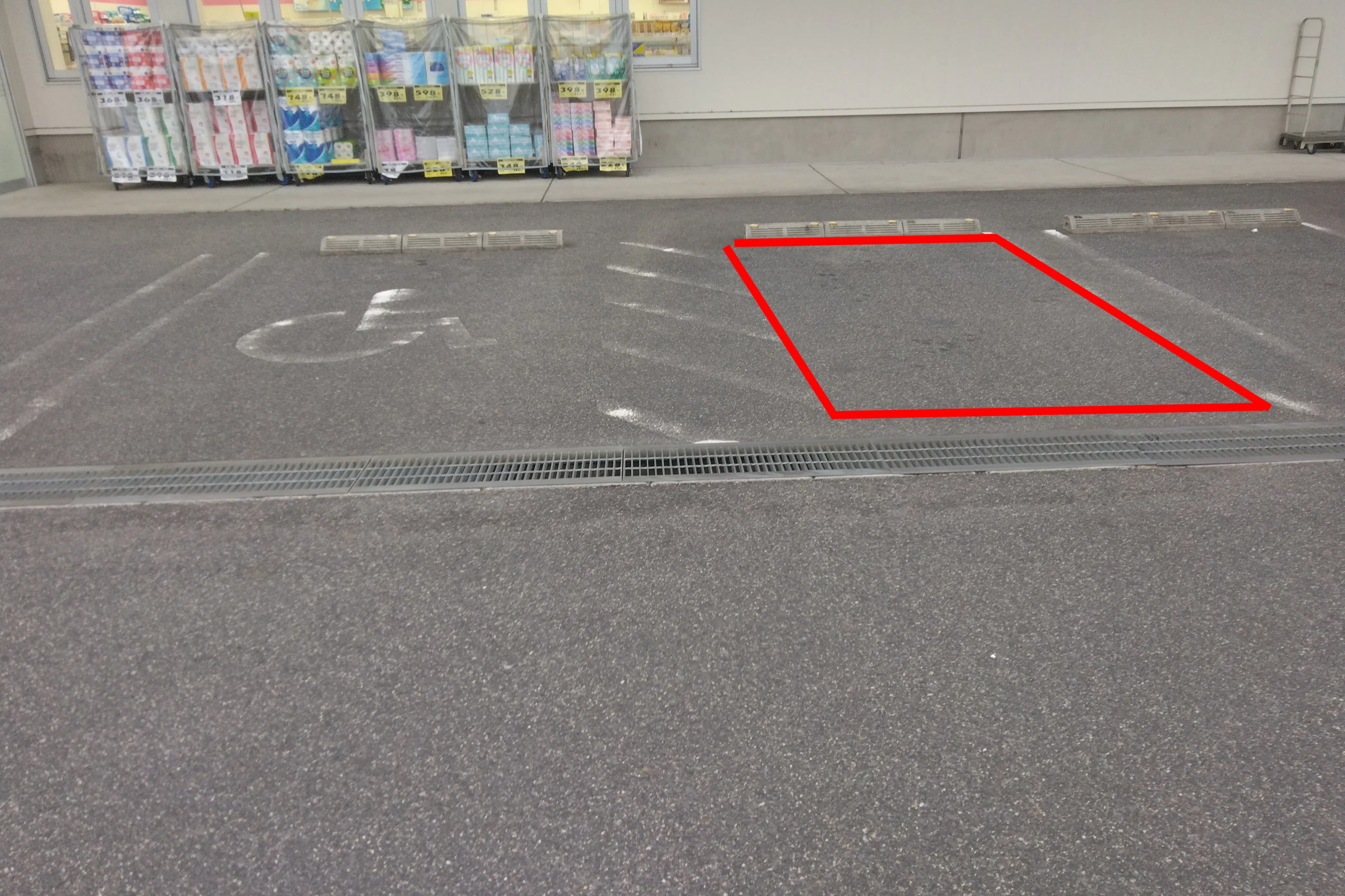 【ドラッグセイムス松阪櫛田店】キッチンカー出店やプロモーション催事に最適なドラッグストアの駐車場イベントスペース