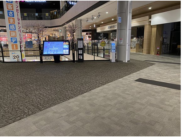 【イオンモール新小松】2F 祭広場吹き抜け前スペースの画像