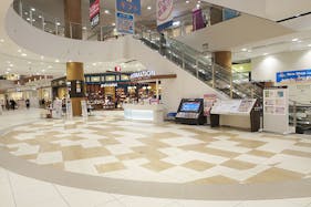 【イオンモール春日部】1F こもれび広場