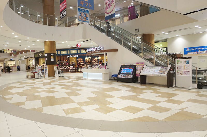 【イオンモール春日部】1F こもれび広場