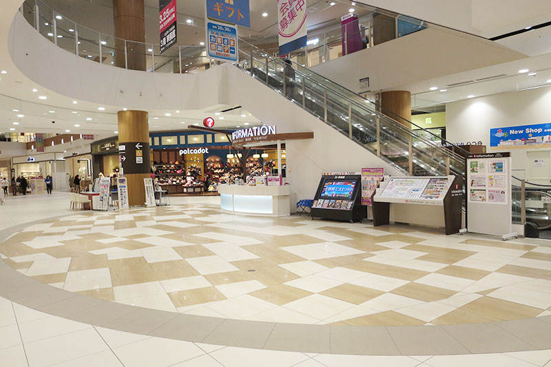 【イオンモール春日部】1F こもれび広場