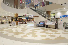 【イオンモール春日部】1F こもれび広場