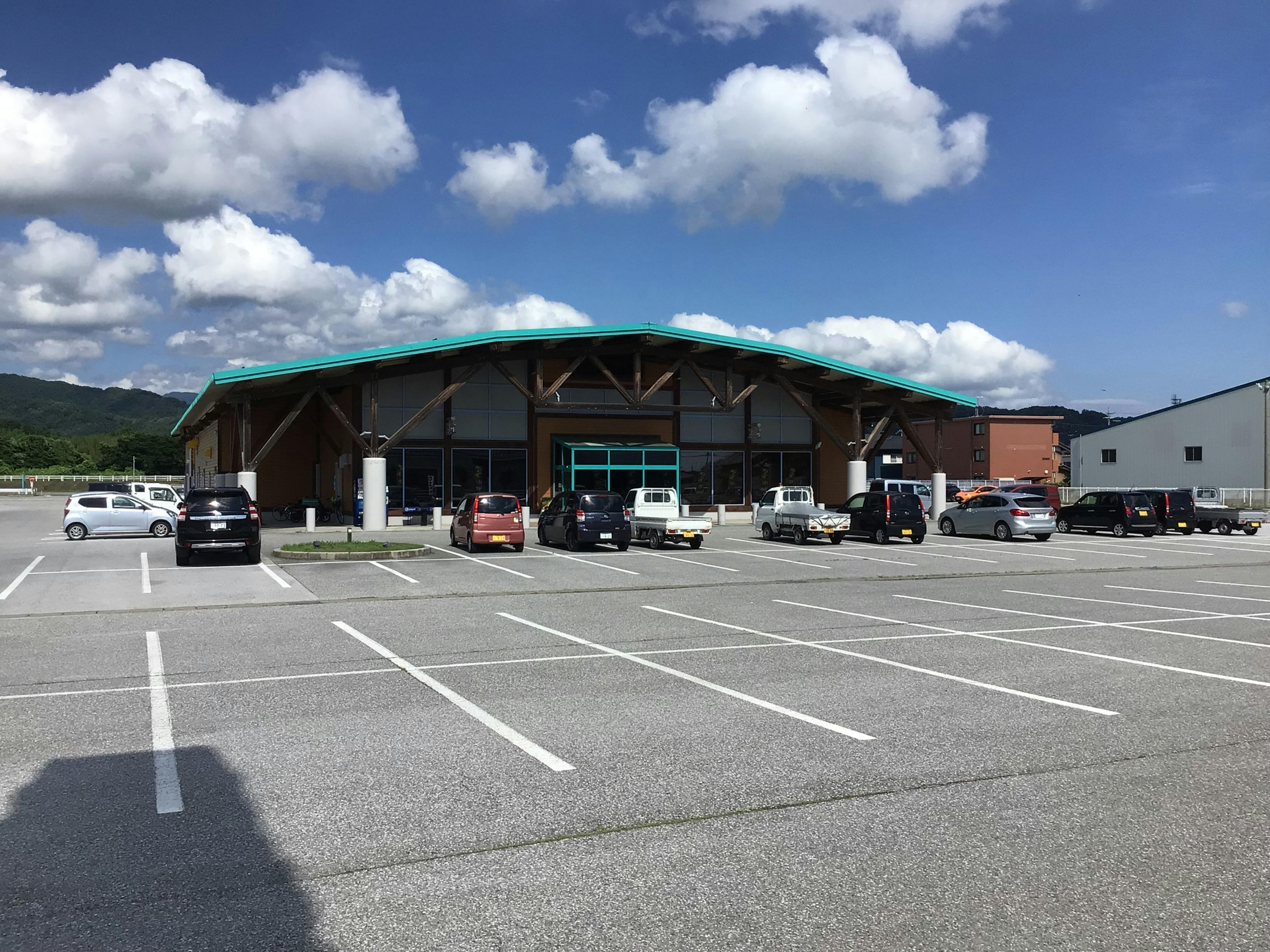 【ダイナム滋賀湖北店】キッチンカーや各種プロモーションイベントでの出店に最適なアミューズメント施設のイベントスペース