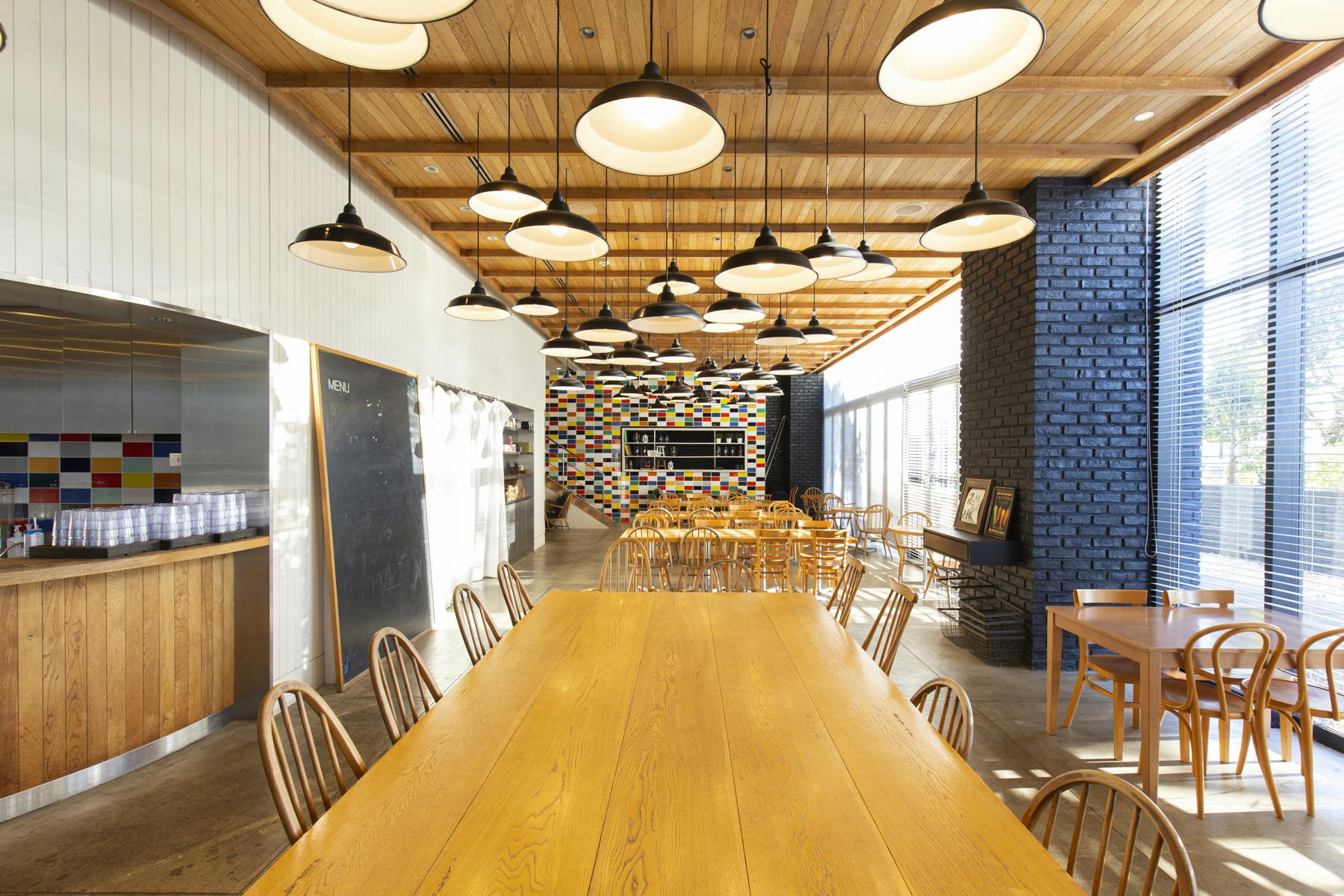 【テレコムセンター駅徒歩5分】お台場オフィスビル『the SOHO』内のカフェ併設イベントスペース