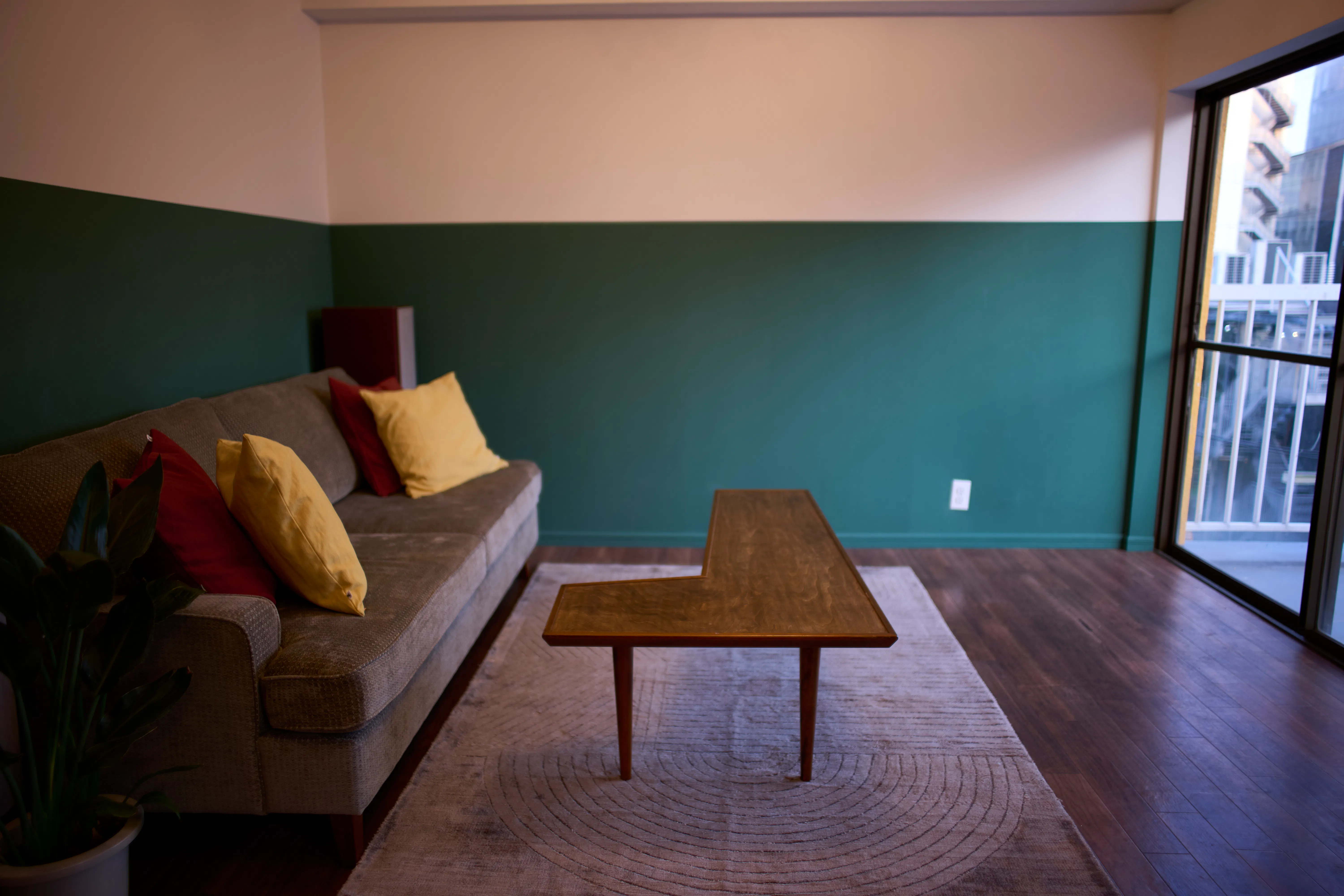 【明治神宮前〈原宿〉駅3分】アパレルのポップアップストアや展示会場に適している隠れ家立地のイベントスペース(トイレ、キッチン完備)(エレベーター無)