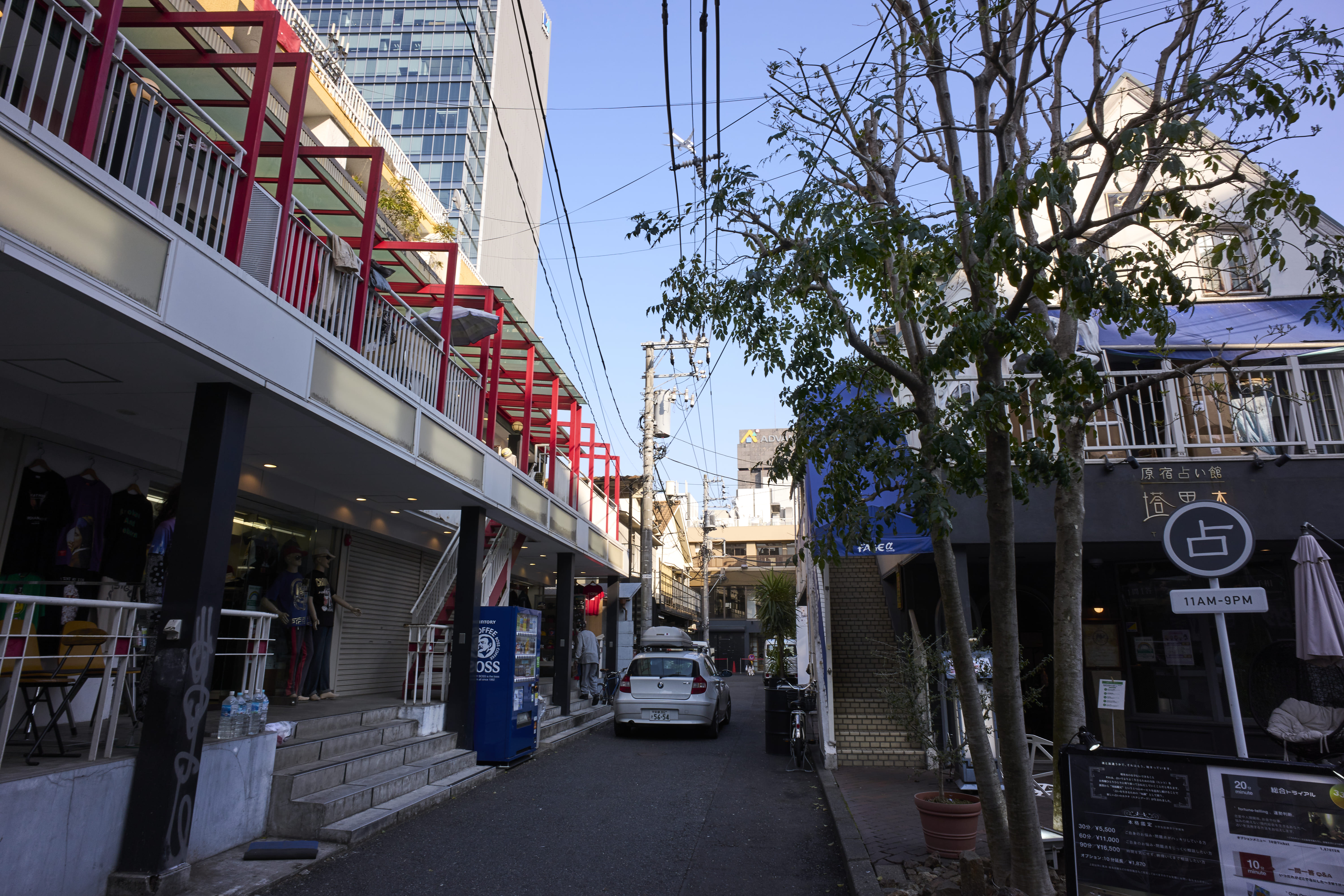 【明治神宮前〈原宿〉駅3分】アパレルのポップアップストアや展示会場に適している隠れ家立地のイベントスペース（トイレ、キッチン完備）（エレベーター無）