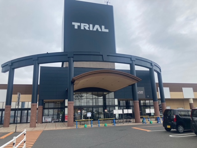 【メガセンタートライアル善通寺店】キッチンカー（調理営業）出店限定/屋外　③キッチンカースペース【入口正面右側】