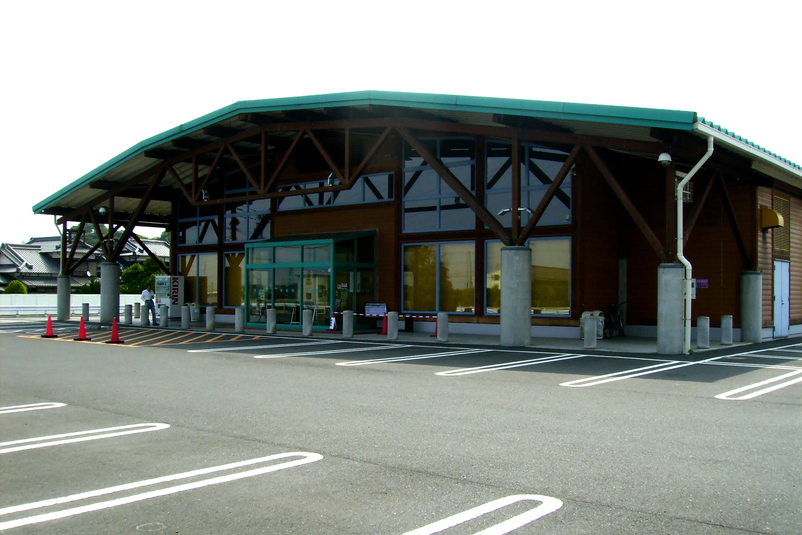 【ダイナム福岡豊前店】キッチンカー出店やプロモーションイベントに最適なアミューズメント施設のイベントスペース