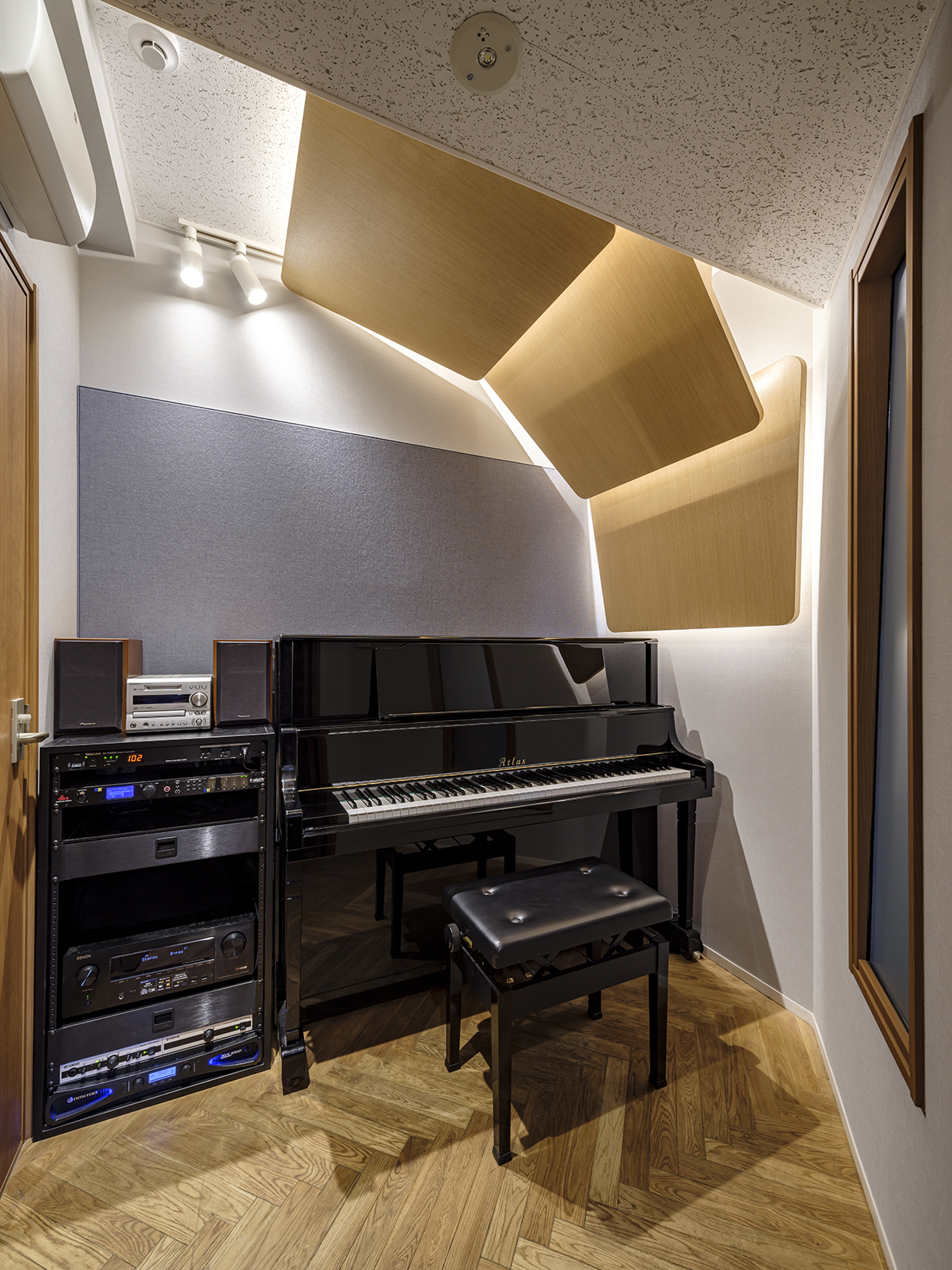 【恵比寿駅8分】展示会やセミナー、音出しイベントに適した本格的な音響や防音空間が特徴的なレンタルスペース