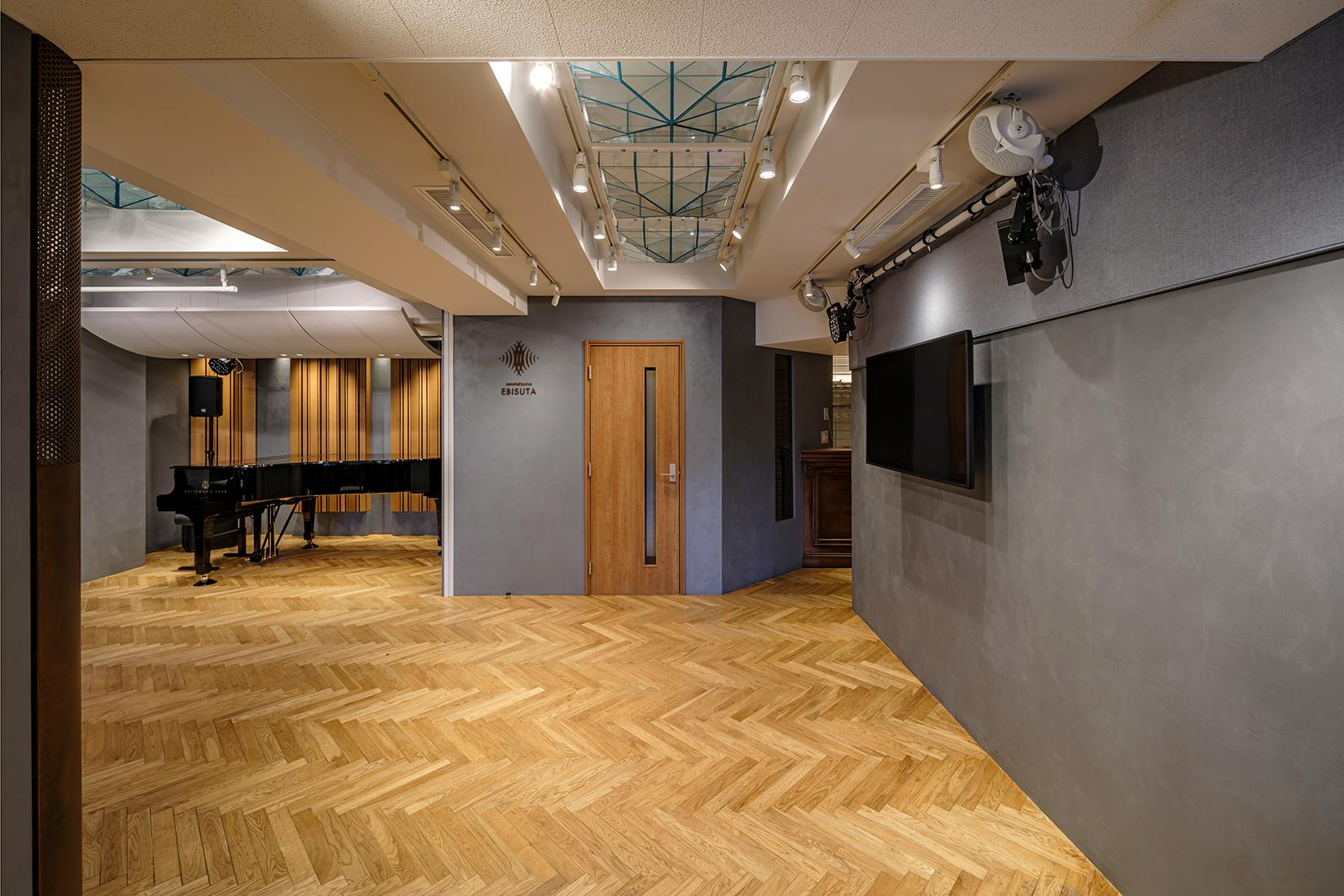 【恵比寿駅8分】展示会やセミナー、音出しイベントに適した本格的な音響や防音空間が特徴的なレンタルスペース