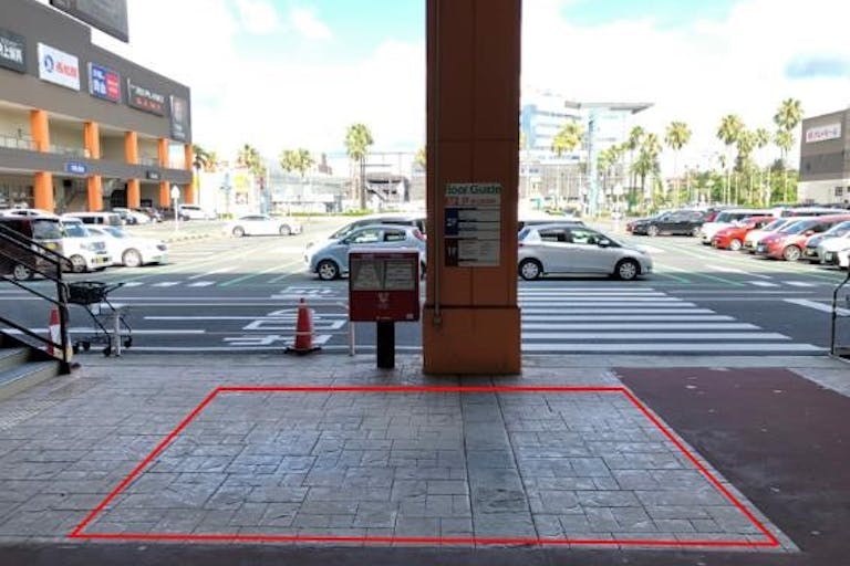 【フレスポジャングルパーク】食品販売での利用が可能な商業施設1Fの半屋外イベントスペースの画像1