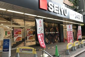 【西友 国分寺店】1F軒先入口横 プロモーション用途や物販、食物販のポップアップストアに最適なスーパーの屋外催事イベントスペース