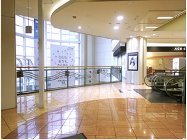 【イオンモール大和】2階ライトコート吹き抜けの画像